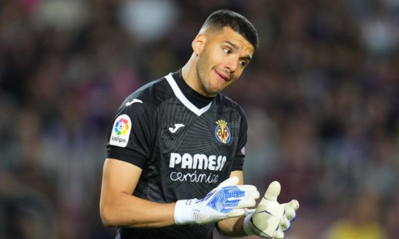 Wie is Gerónimo Rulli, doelman van Ajax?