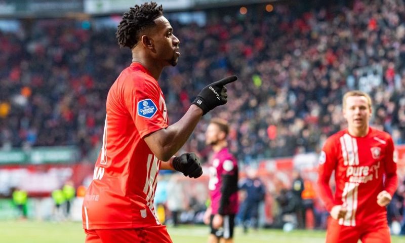 FC Twente wint gemakkelijk van FC Utrecht en klimt over Ajax en AZ Alkmaar heen