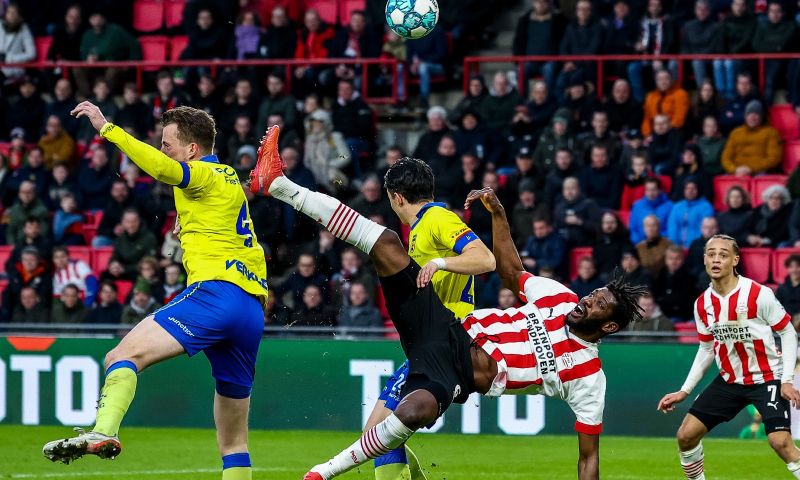 PSV wint van Cambuur