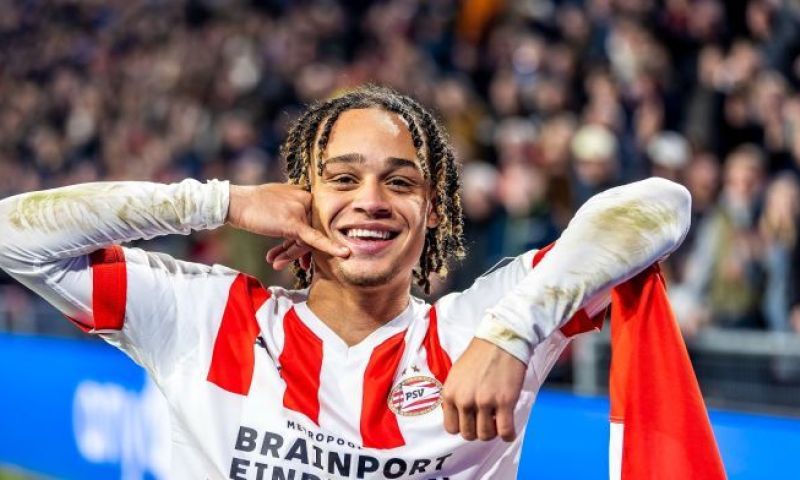 Xavi Simons krijgt complimenten van André Ramalho na PSV tegen Cambuur