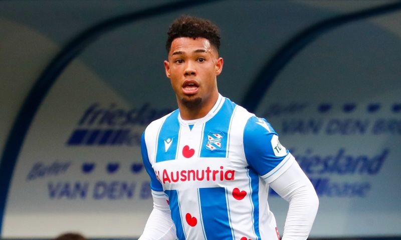 'PSV krijgt concurrentie uit Duitsland in strijd om Heerenveen-back Van Ewijk'