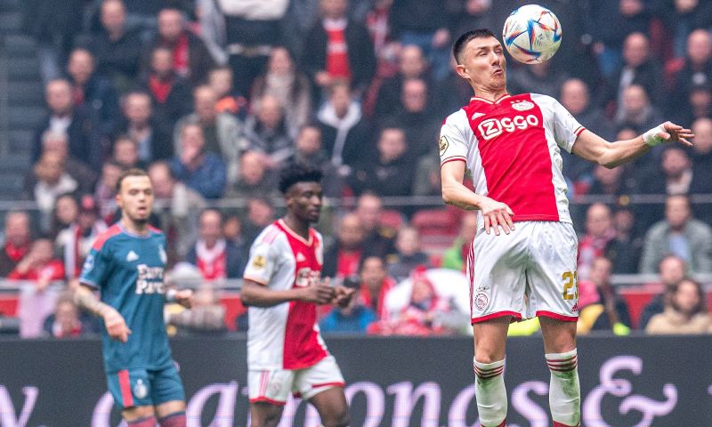 Steven Berghuis stelt dat Feyenoord het goed voor elkaar heeft