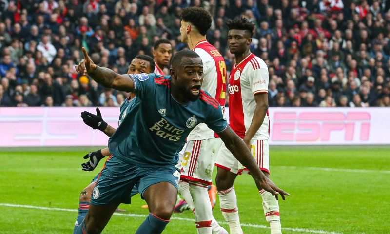 Lutsharel Geertruida besliste de Klassieker tussen Feyenoord en Ajax in de Arena