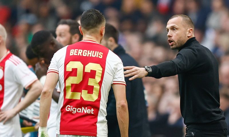 Guus Hiddink over John Heitinga en Arne Slot bij Klassieker Ajax en Feyenoord