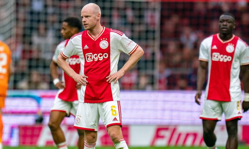 Davy Klaassen kreeg het aan de stok met een aantal Feyenoorders voor de Klassieker