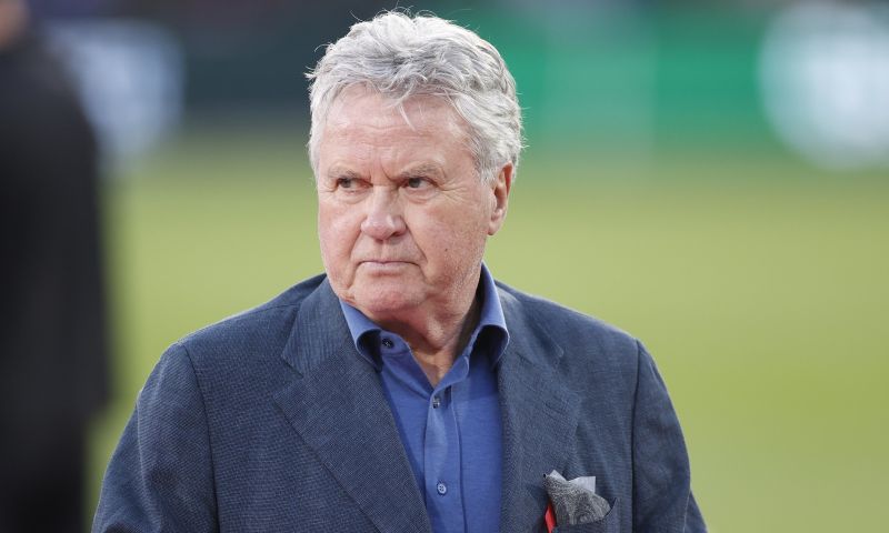 PSV heeft Guus Hiddink om hulp gevraagd bij het samenstellen van de scouting