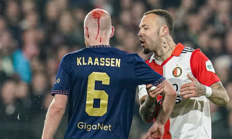 Gedaan: Ajax wint beladen Klassieker van Feyenoord, lees hier de reacties