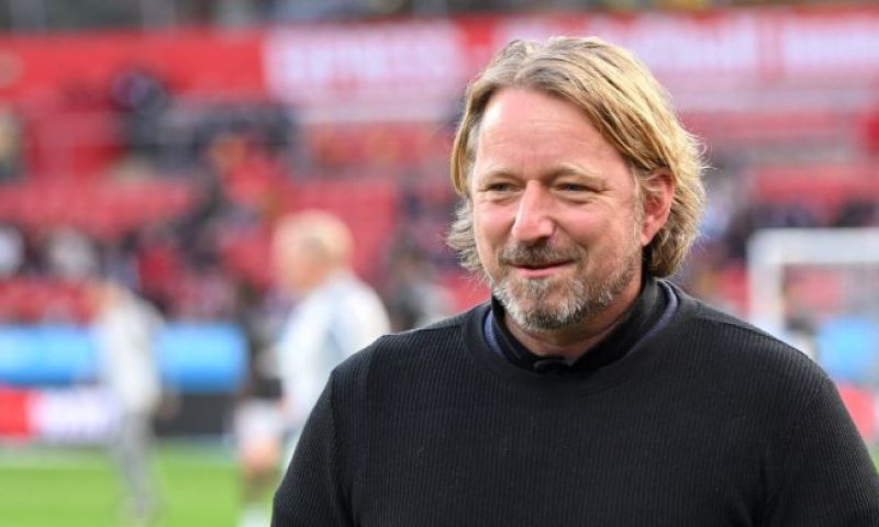 mislintat en ajax gaan met elkaar in zee