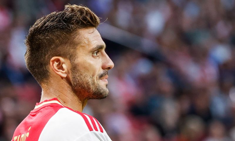 Tadic gaat in op incident met Kökcü: 'Ik vroeg hem toen of het gras lekker was'