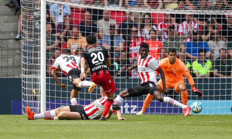 PSV verliest van Heerenveen