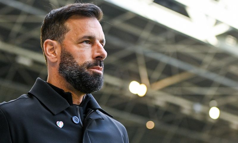 Ruud van Nistelrooij vertrekt per direct bij PSV 