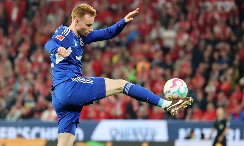 Van den Berg aan de slag in Bundesliga: Mainz huurt Nederlander van Liverpool