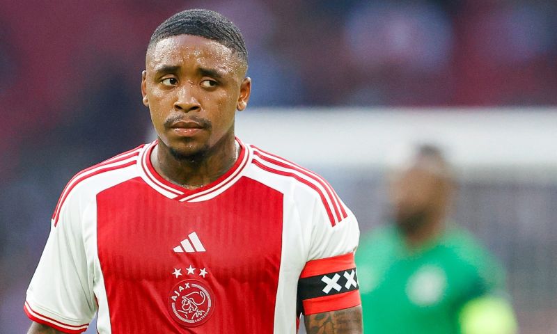 Keiharde woorden voor Ajax en Bergwijn: 'Raakt zelf geen bal, man!'