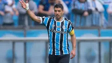 Thumbnail for article: Een grijze vos verliest wel zijn haren, niet zijn streken: Suarez scoort er drie