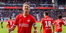 Thumbnail for article: De schaal bijna in Eindhoven: wanneer kan PSV kampioen van de Eredivisie worden?