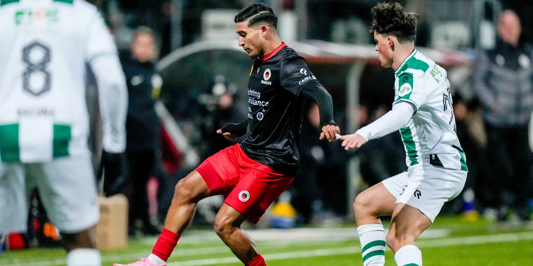 Waarom Feyenoord volgens Arne Slot niet vol voor Chouaib Driouech is gegaan