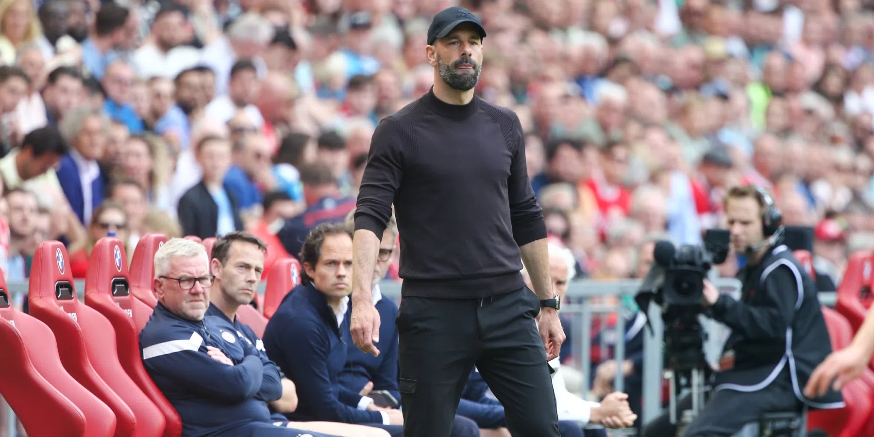 Ruud van Nistelrooij is volgens De Telegraaf in gesprek met Club Brugge