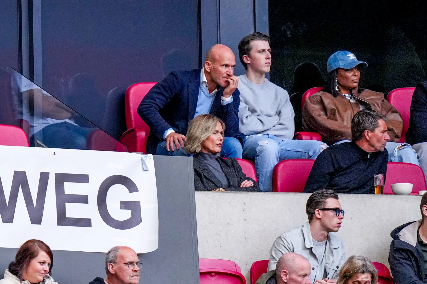 'SEG blijft spelers van Ajax benaderen, oppassen dat het Kroes niet in de weg zit'