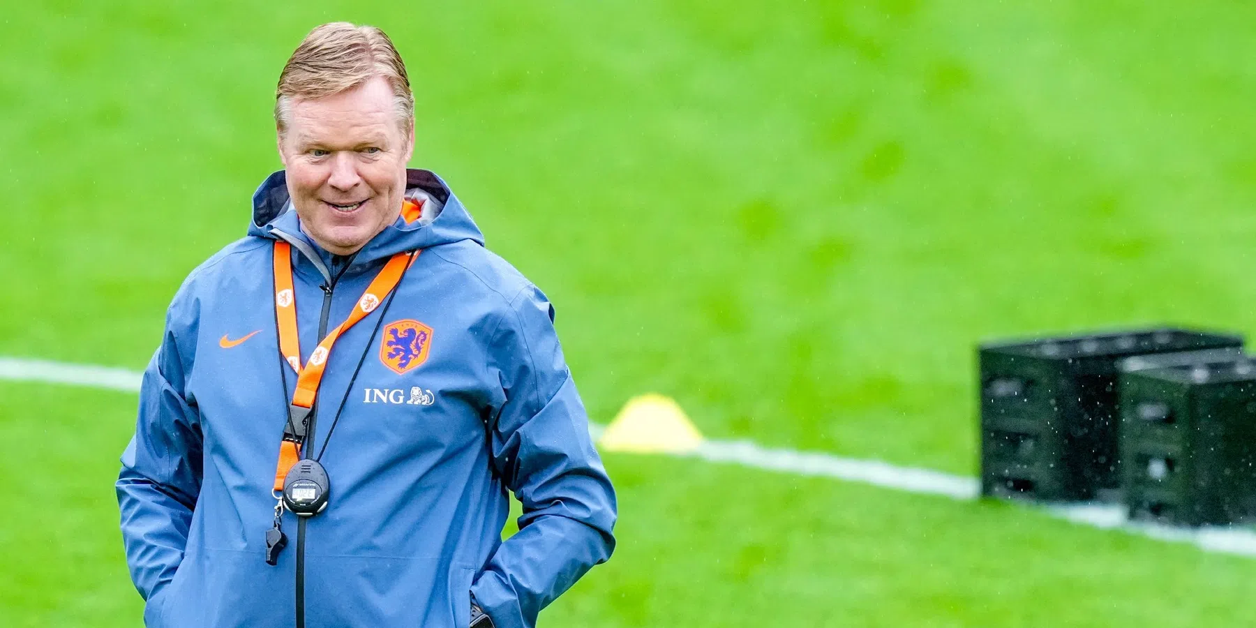 Koeman en Verbruggen blikken tijdens persconferentie vooruit op Nederland - Canada